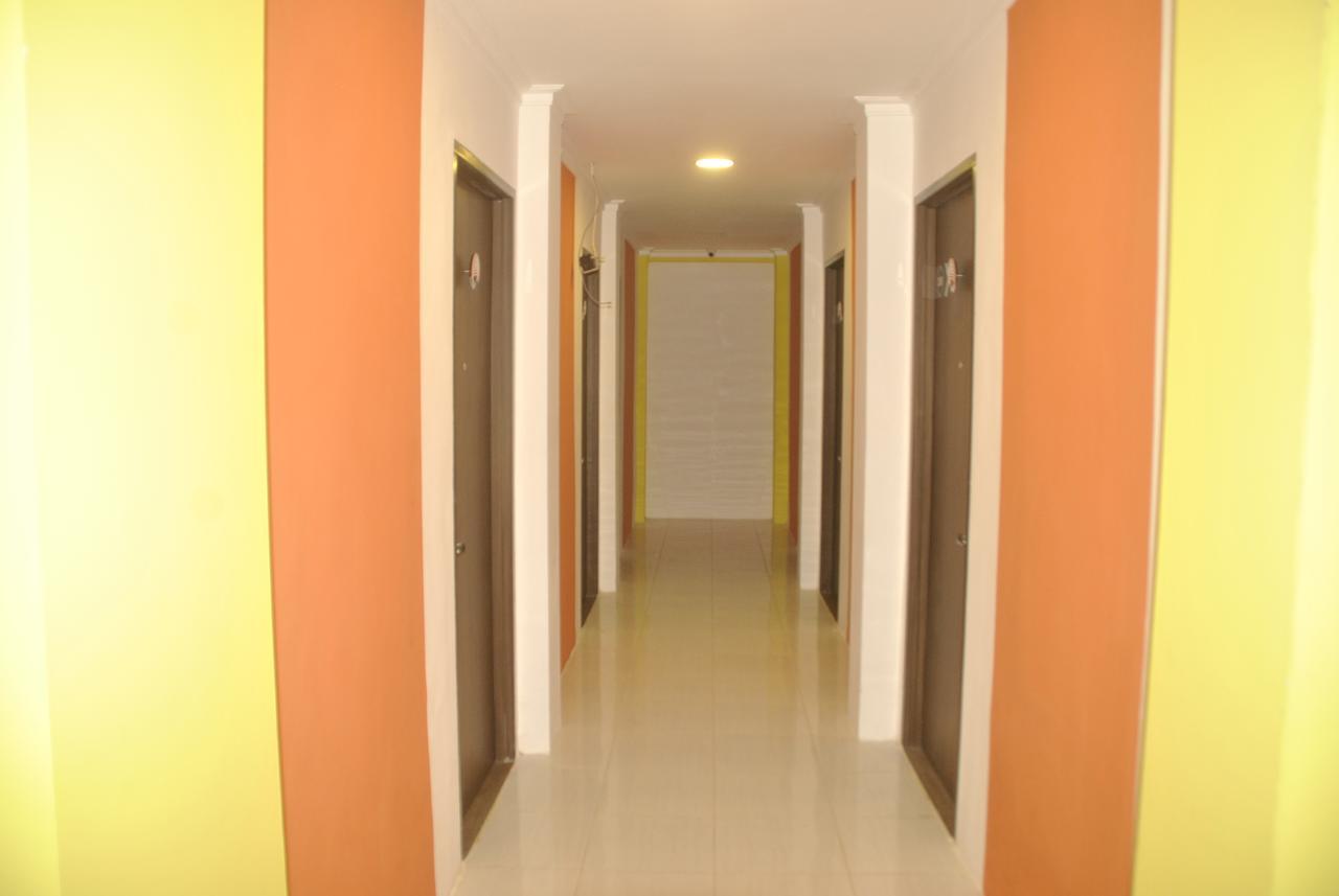 Djo Front One Inn Bengkulu Exteriör bild