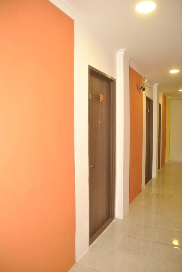 Djo Front One Inn Bengkulu Exteriör bild
