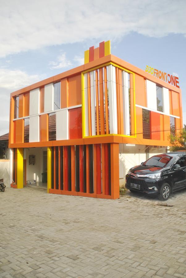 Djo Front One Inn Bengkulu Exteriör bild
