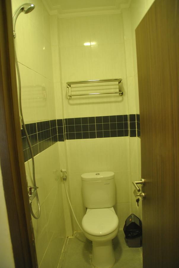 Djo Front One Inn Bengkulu Exteriör bild