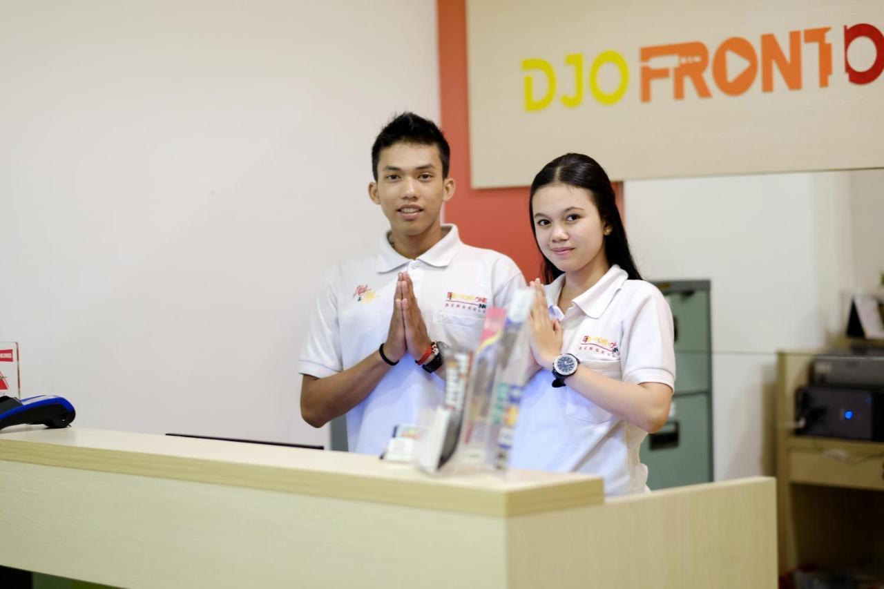 Djo Front One Inn Bengkulu Exteriör bild