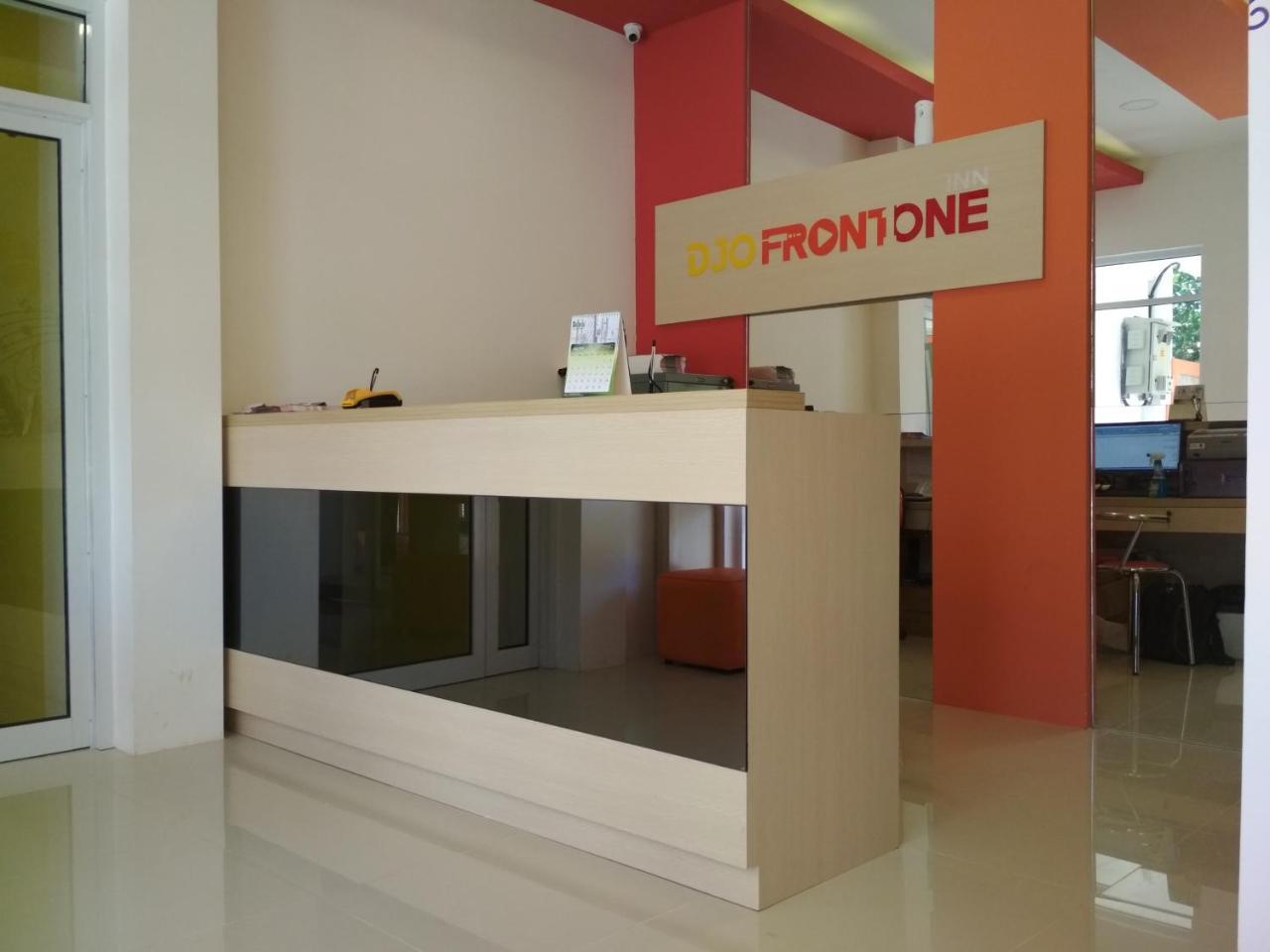 Djo Front One Inn Bengkulu Exteriör bild